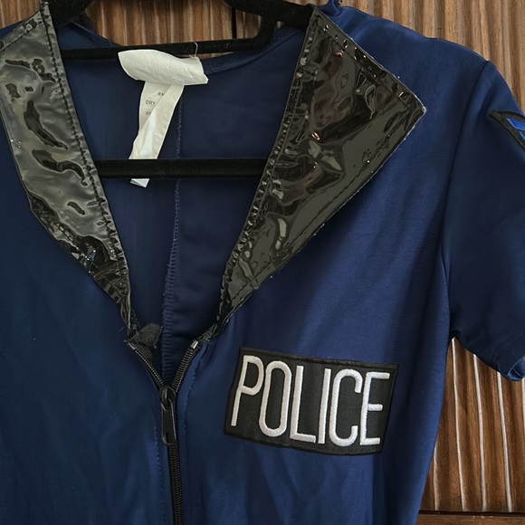 Sexy Rookie Cop costume - Picture 2 of 4